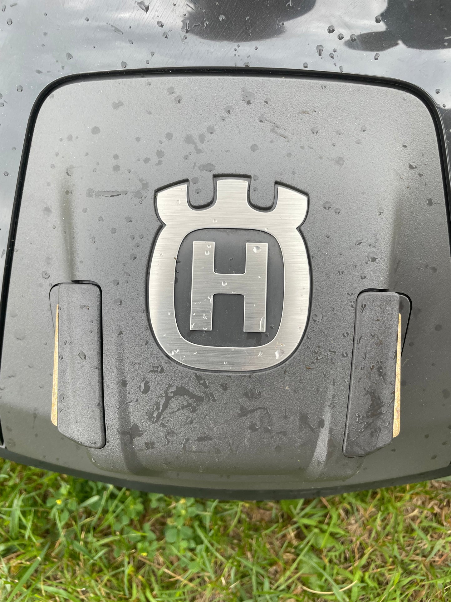 Husqvarna - 440 iQ - 2 Acre - (Preowned)