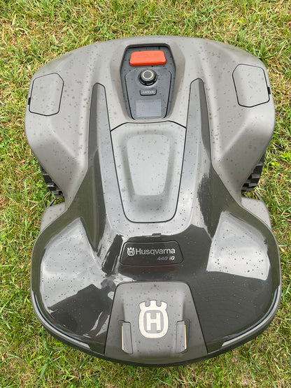 Husqvarna - 440 iQ - 2 Acre - (Preowned)