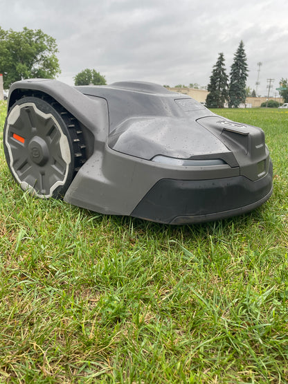 Husqvarna - 440 iQ - 2 Acre - (Preowned)
